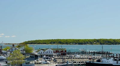 The Harbor Front Inn