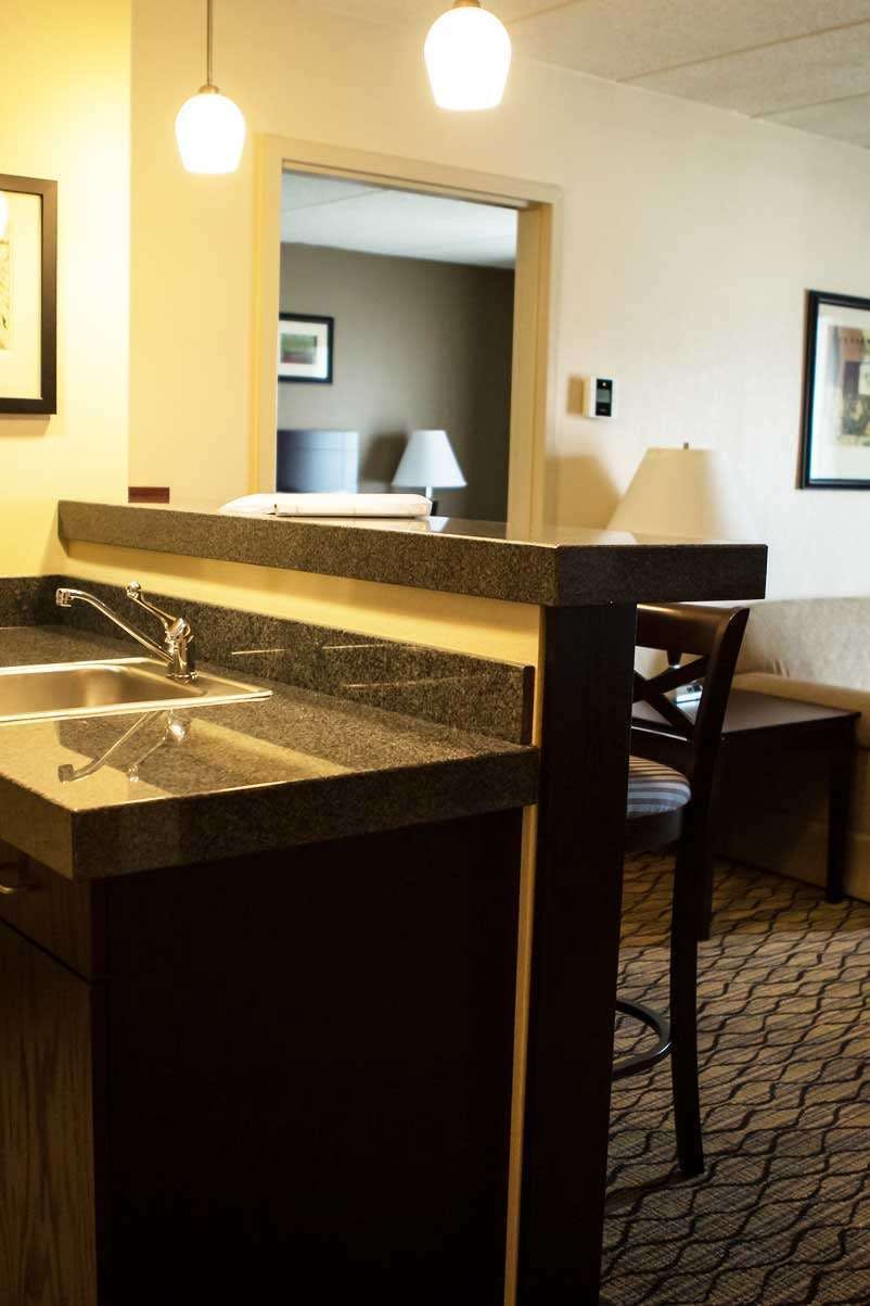 Hotel Holiday Inn Express Hotel & Suites Milford photo 4