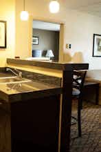 Hotel Holiday Inn Express Hotel & Suites Milford photo 4