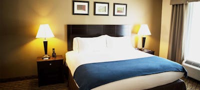 Holiday Inn Express Hotel & Suites Milford