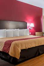 Hotel Red Roof Inn & Suites Lake Orion/ Auburn Hills photo 2