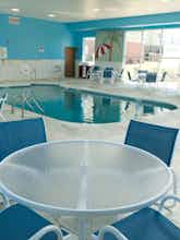 Hotel Holiday Inn Express Hotel & Suites Bloomington City Center photo 1