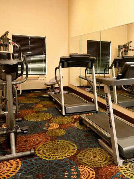 Hotel Holiday Inn Express Hotel & Suites Bloomington City Center photo 4