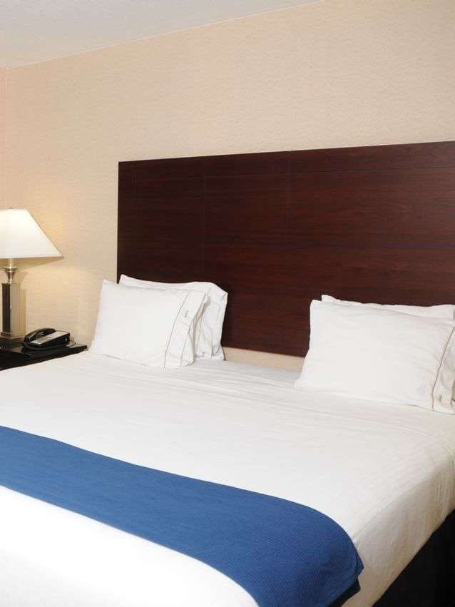 Hotel Holiday Inn Express Hotel & Suites McDonough photo 1