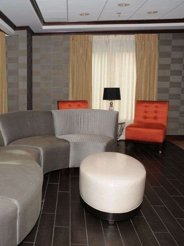 Hotel Holiday Inn Express Hotel & Suites McDonough photo 3