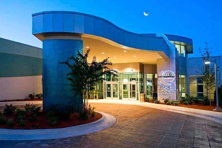 Oasis Hotel & Conv. Center, Ascend Hotel Collection