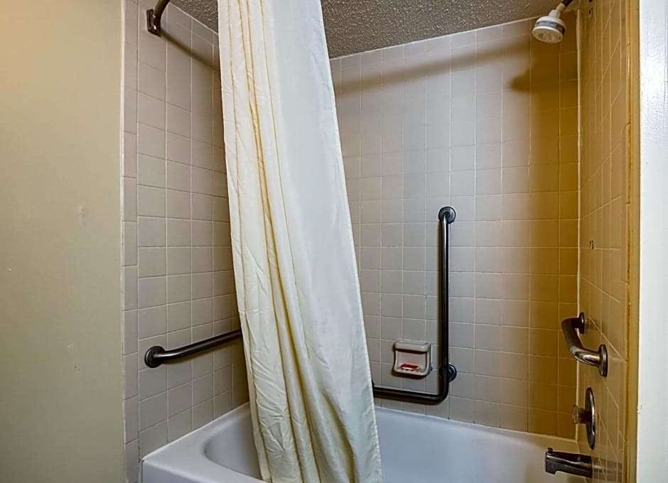 Hotel Econo Lodge Garden City - Savannah photo 4