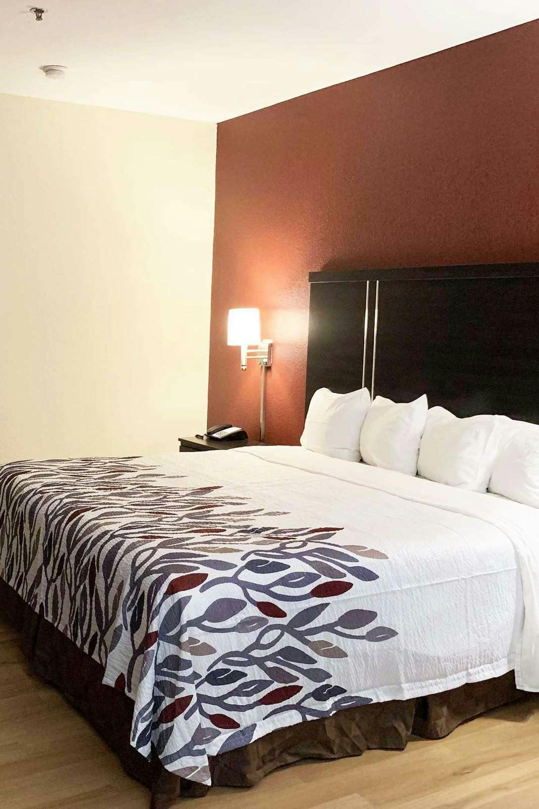 Hotel Red Roof Inn Fort Worth – Saginaw photo 1