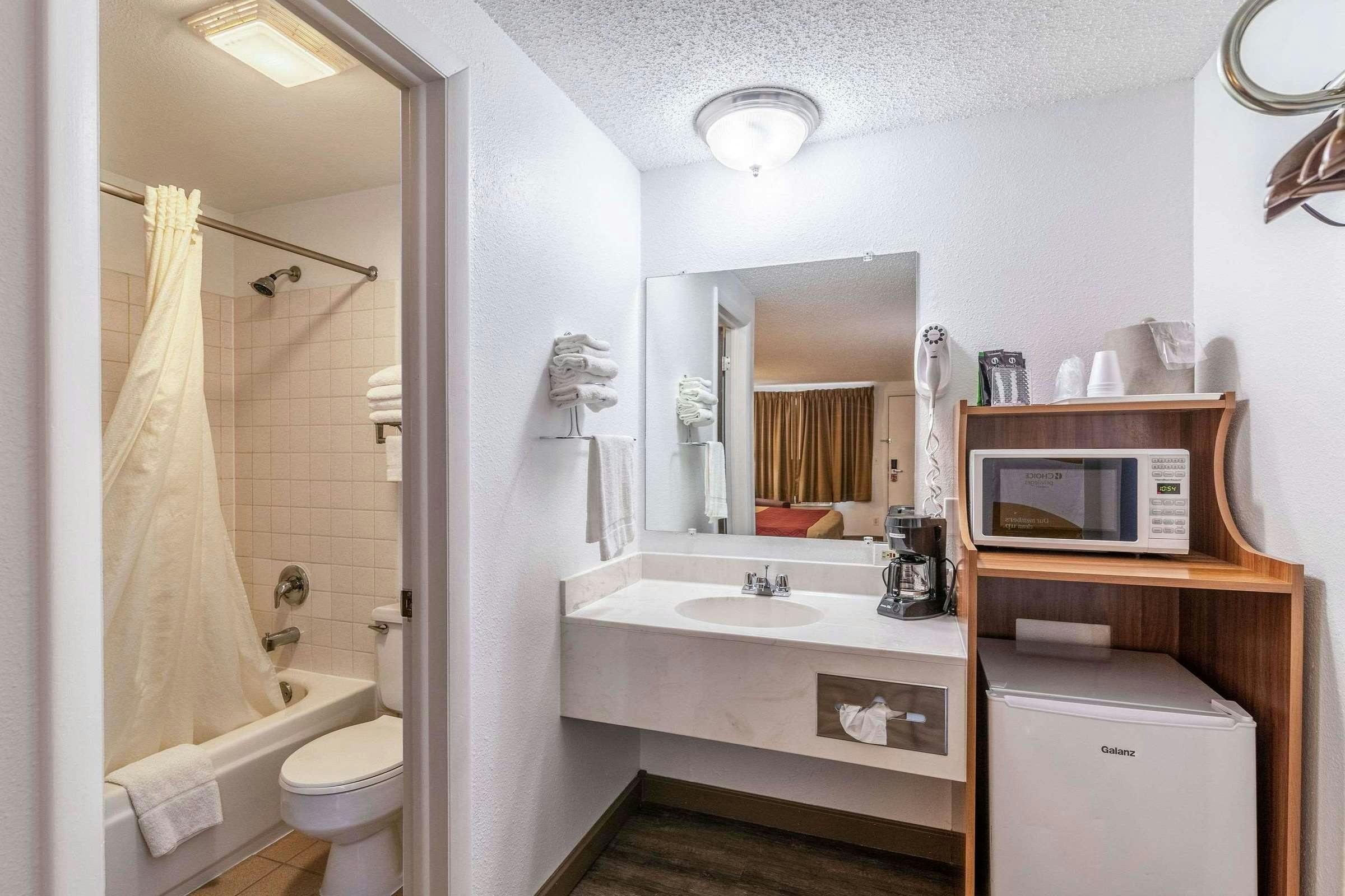 Econo Lodge Miles City I-94