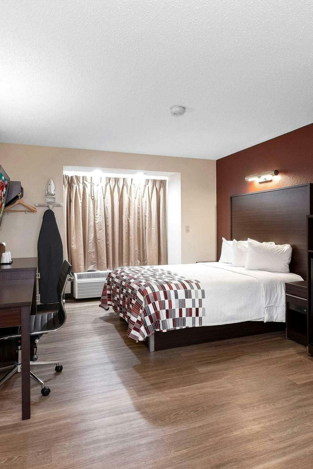 Hotel Red Roof Inn Springfield, MO photo 1