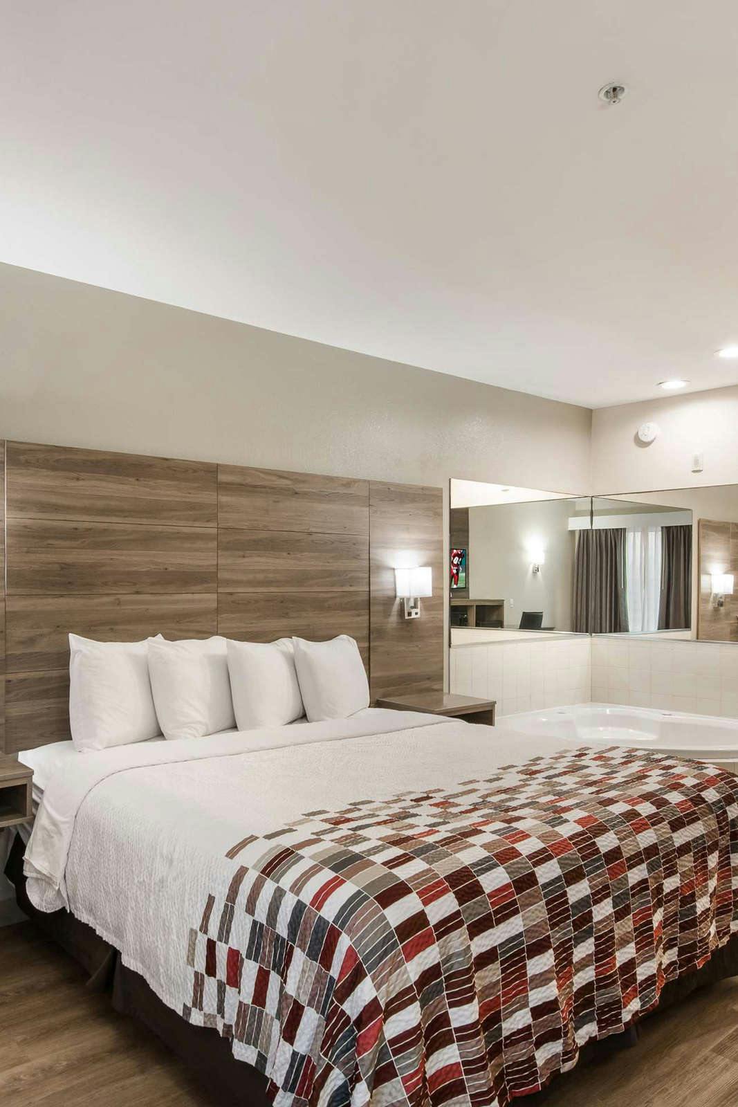 Hotel Red Roof Inn Panama City photo 5