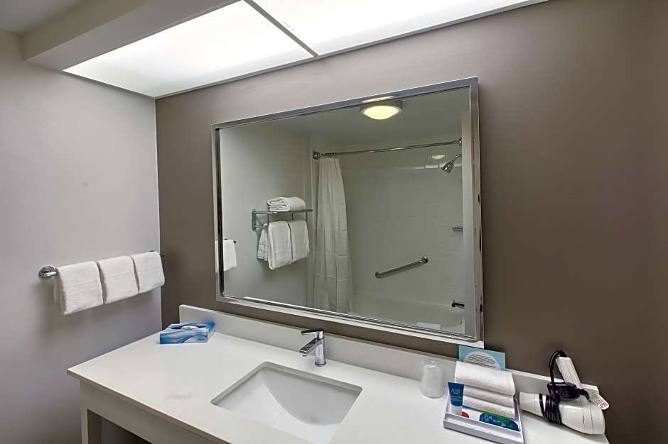 Hotel Four Points by Sheraton Charlotte - Pineville photo 5