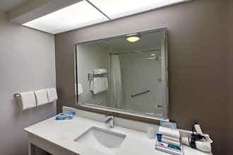 Hotel Four Points by Sheraton Charlotte - Pineville photo 5