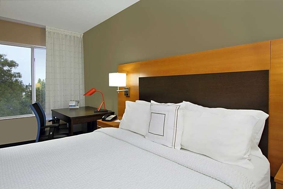 Hotel TownePlace Suites by Marriott Redwood City Redwood Shores photo 5