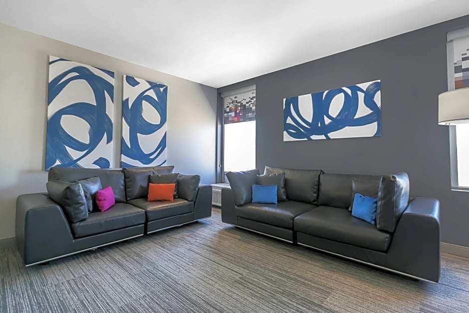 Hotel ALOFT NEWPORT ON THE LEVEE photo 1