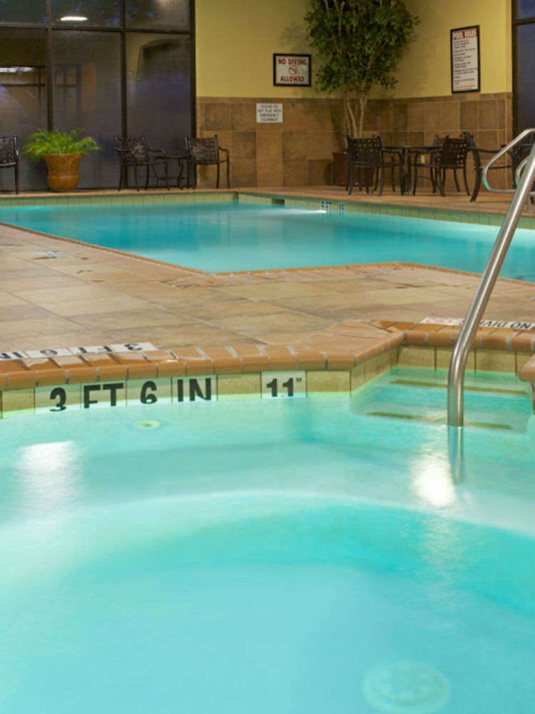 Hotel Holiday Inn Hotel & Suites Beaumont Plaza photo 2