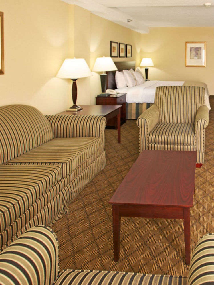 Hotel Holiday Inn Hotel & Suites Beaumont Plaza photo 3