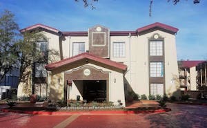 Red Roof Inn & Suites Houston - Hobby Airport