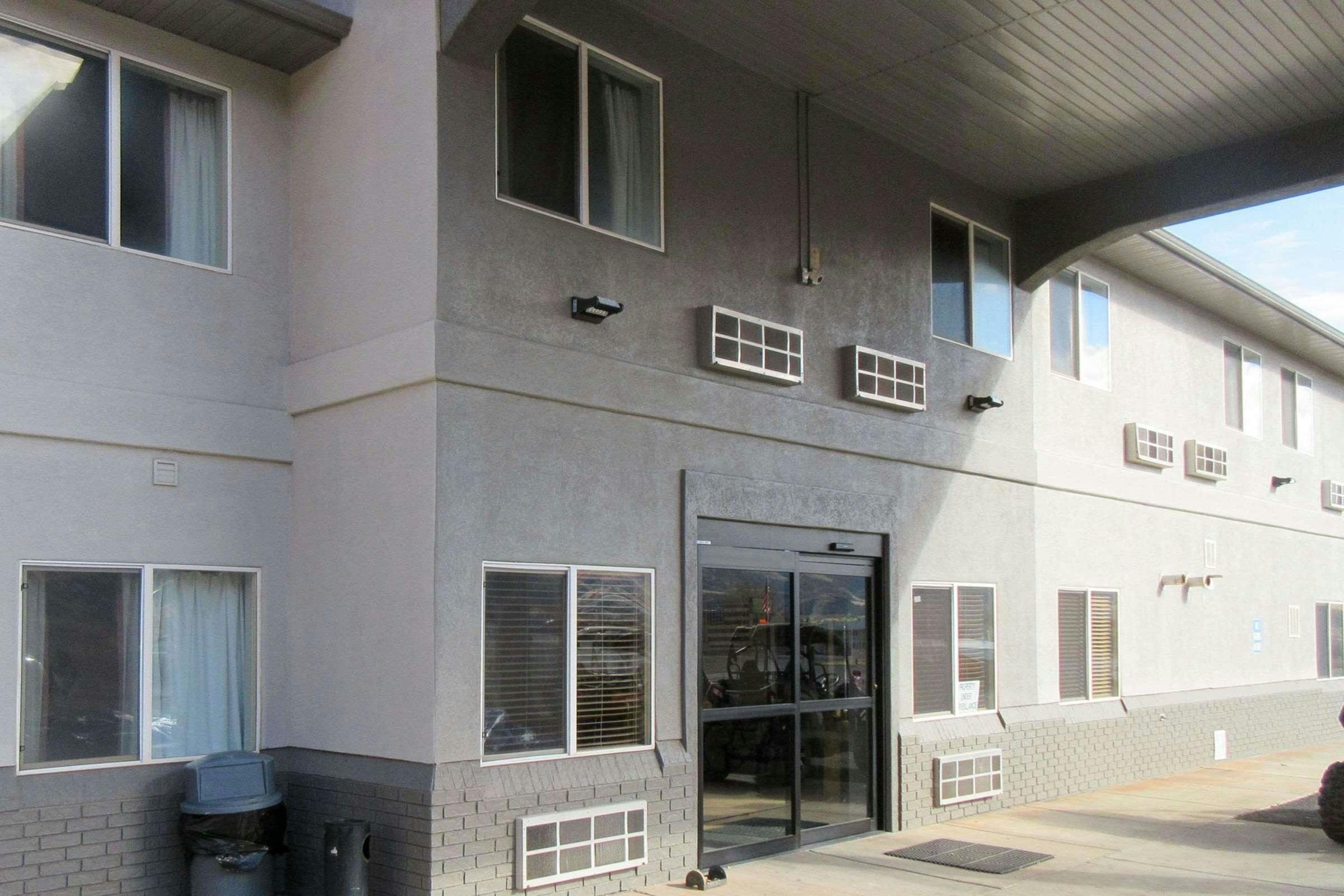 Hotel Quality Inn & Suites Salina National Forest Area photo 3