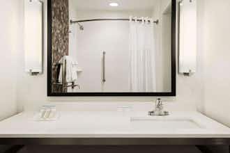 Hotel Hilton Garden Inn Charlotte SouthPark photo 2