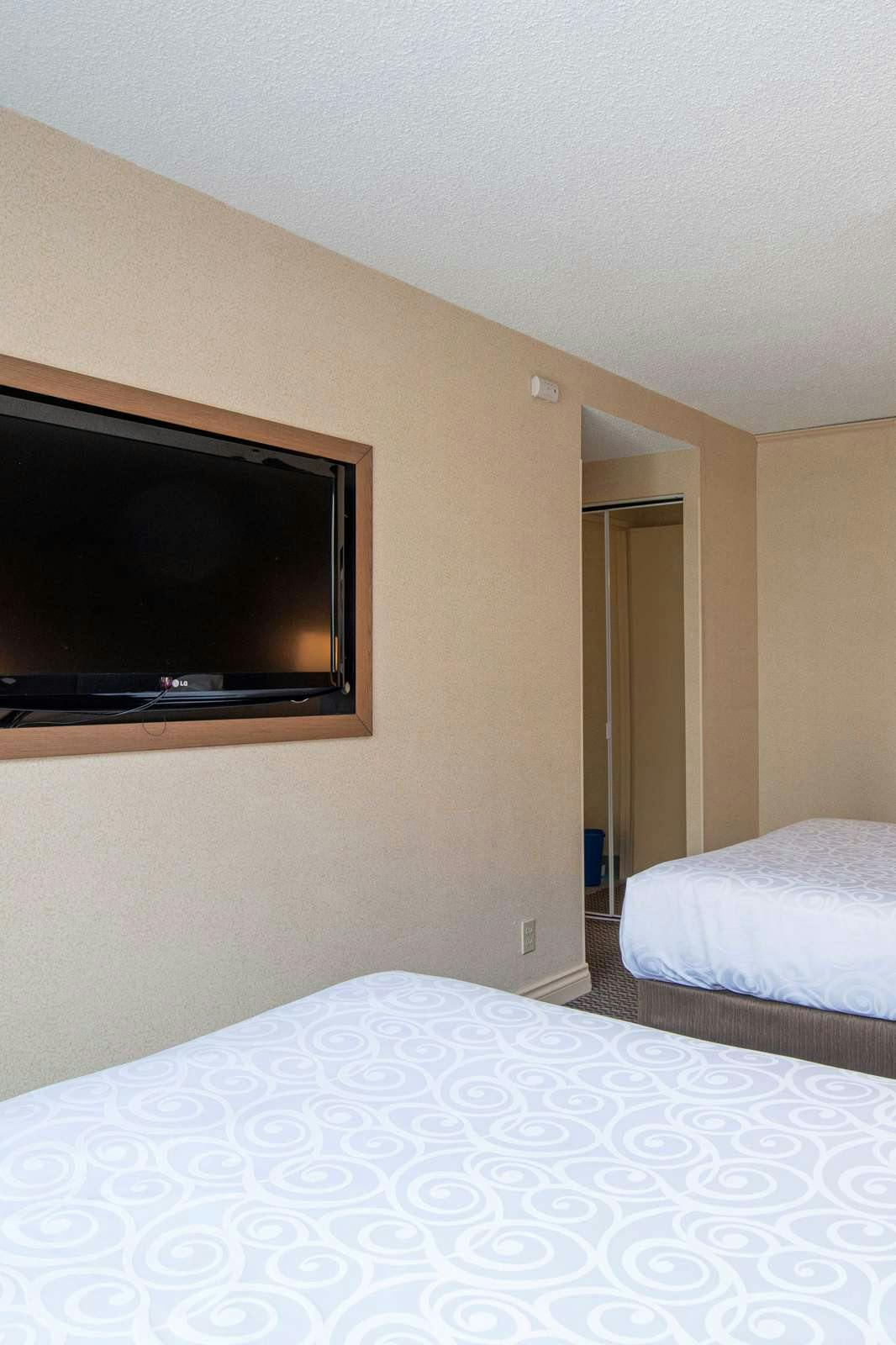 Hotel Best Western Premier Chateau Granville Hotel & Suites and Conference Centre photo 4