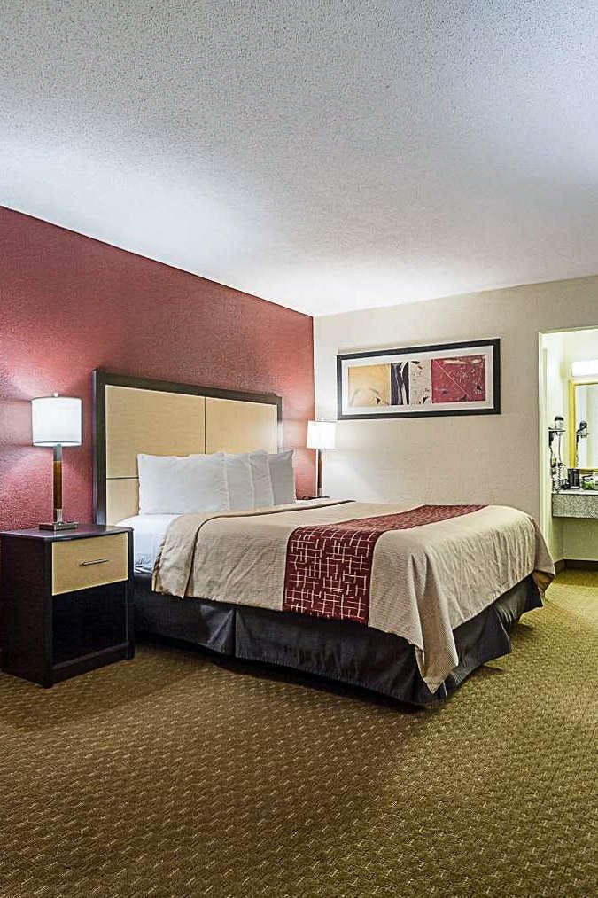 Red Roof Inn Suites Addison Pet Policy
