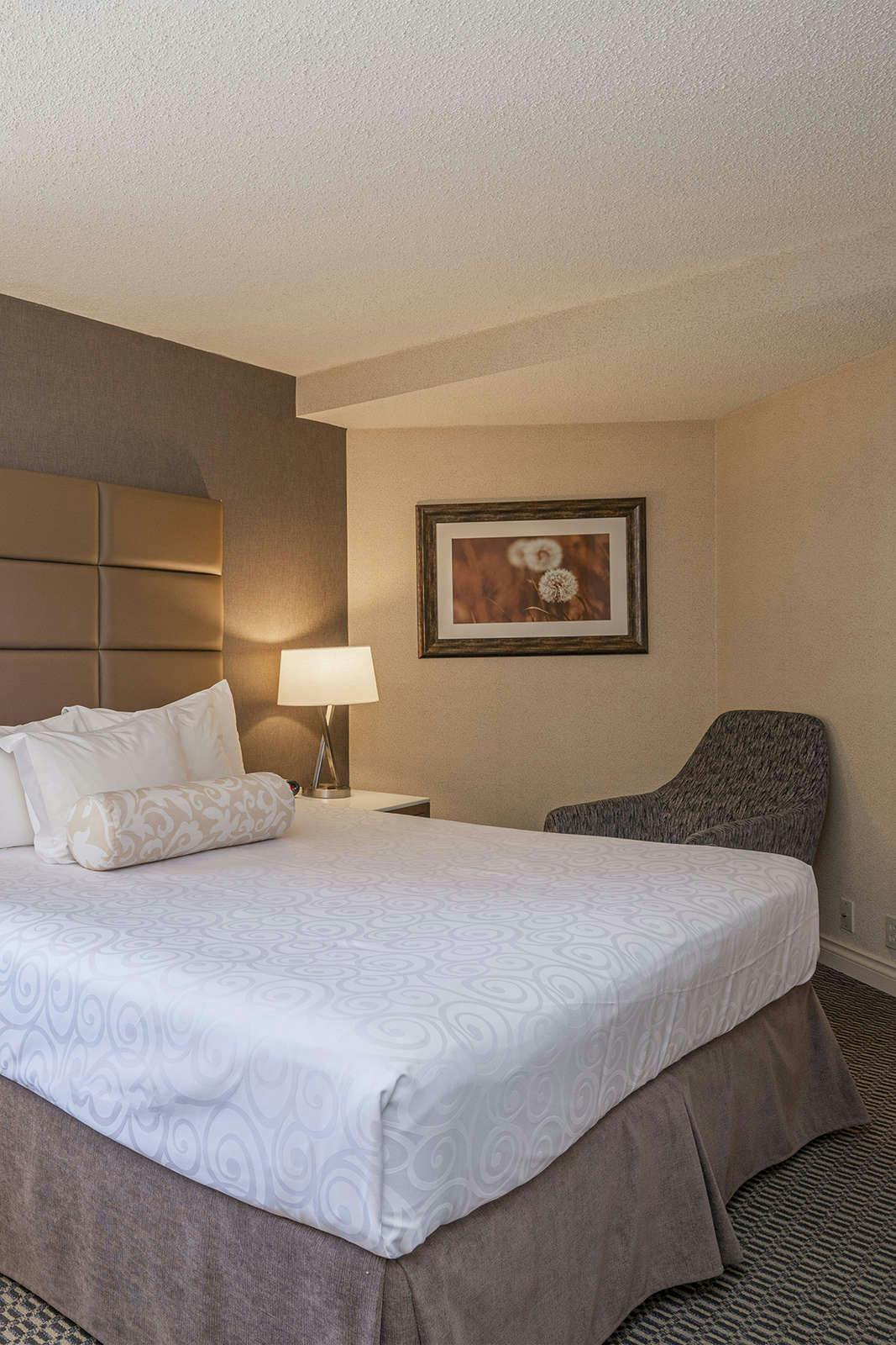 Hotel Best Western Premier Chateau Granville Hotel & Suites and Conference Centre photo 2