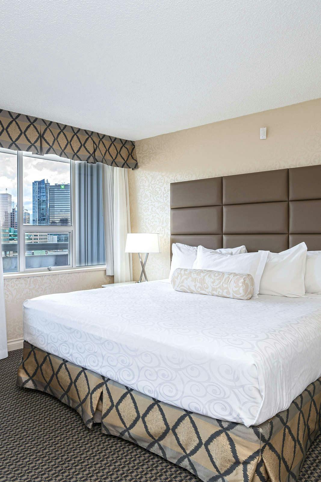 Hotel Best Western Premier Chateau Granville Hotel & Suites and Conference Centre photo 1