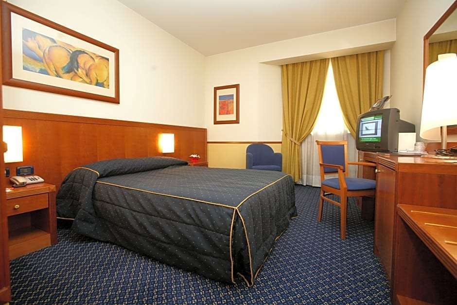 Pacific Hotel Fortino