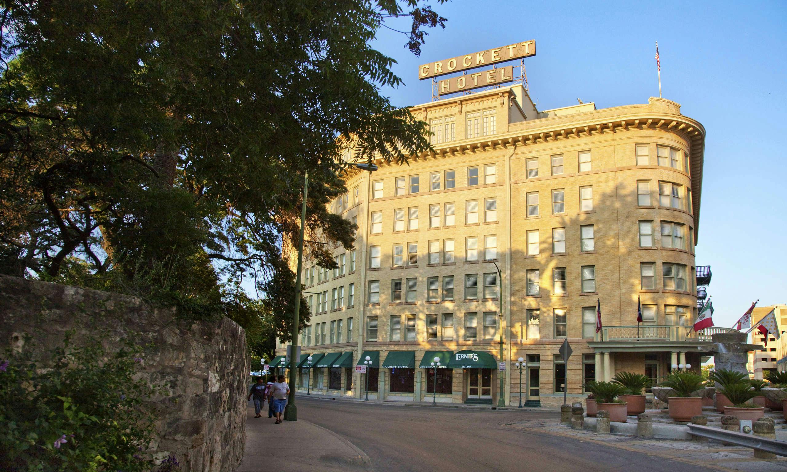 Crockett Hotel