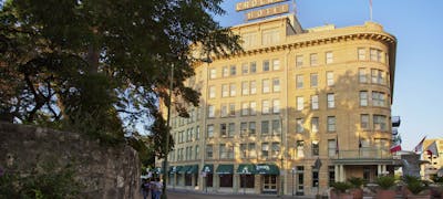 Crockett Hotel