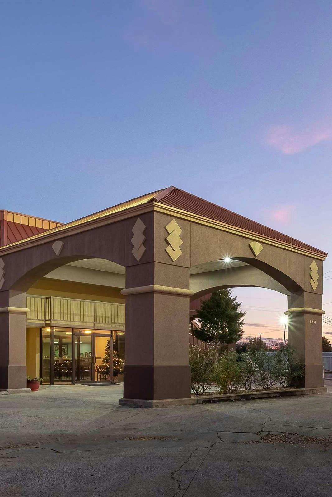 Hotel Red Roof Inn & Suites Oxford photo 1