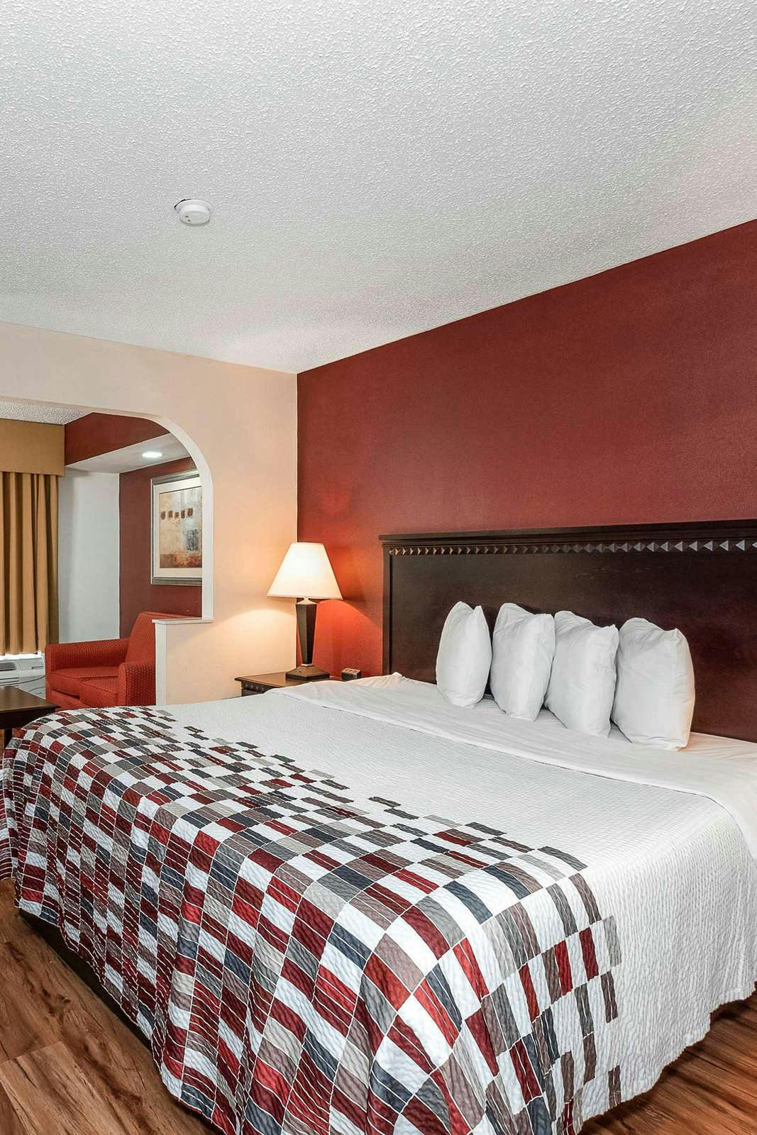 Hotel Red Roof Inn & Suites Oxford photo 3