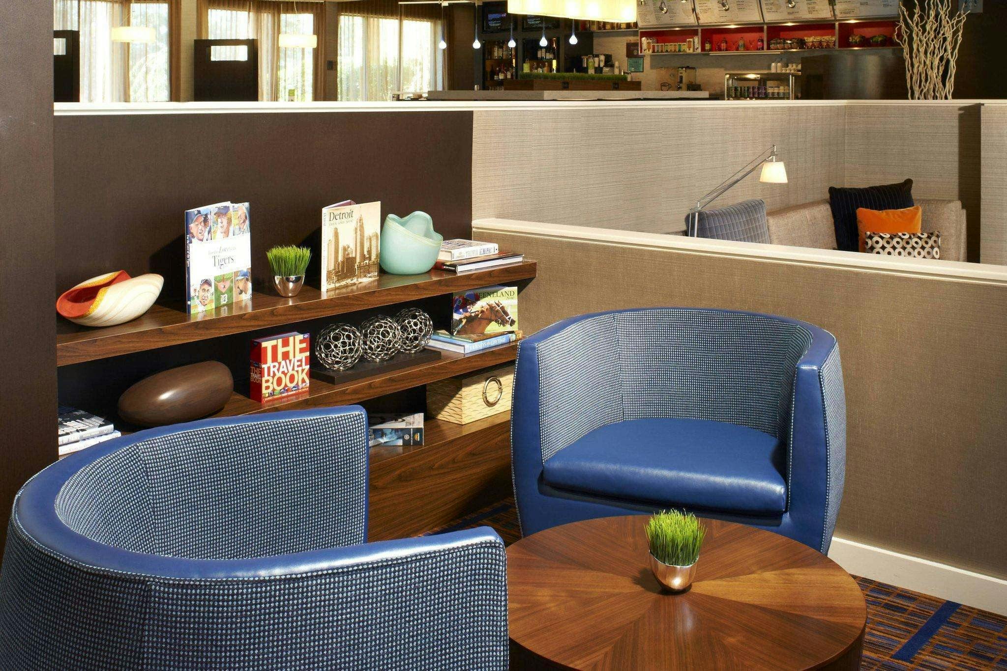 Courtyard by Marriott Detroit Warren