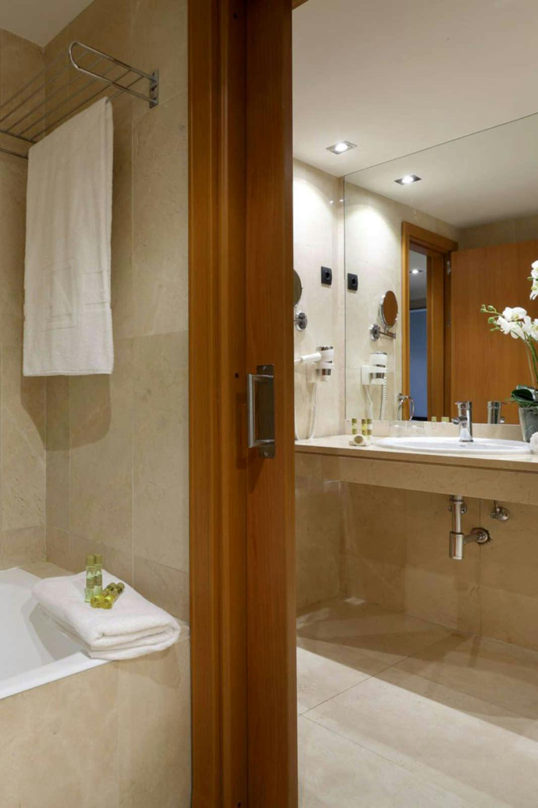 Hotel Eurostars Rey Don Jaime photo 3