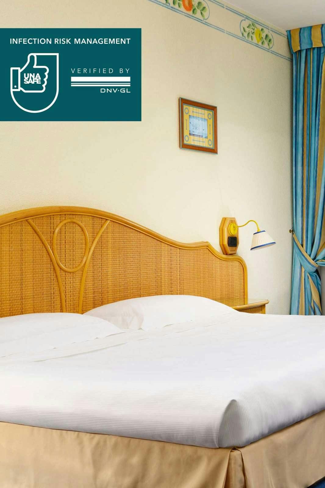 Hotel UNAHOTELS Capotaormina photo 1