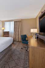 Hotel Crowne Plaza Columbus North - Worthington photo 3