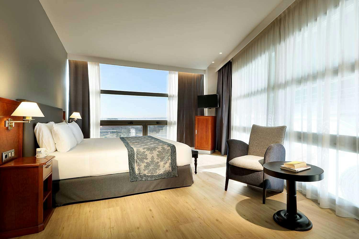 Hotel Exe Isla Cartuja photo 1