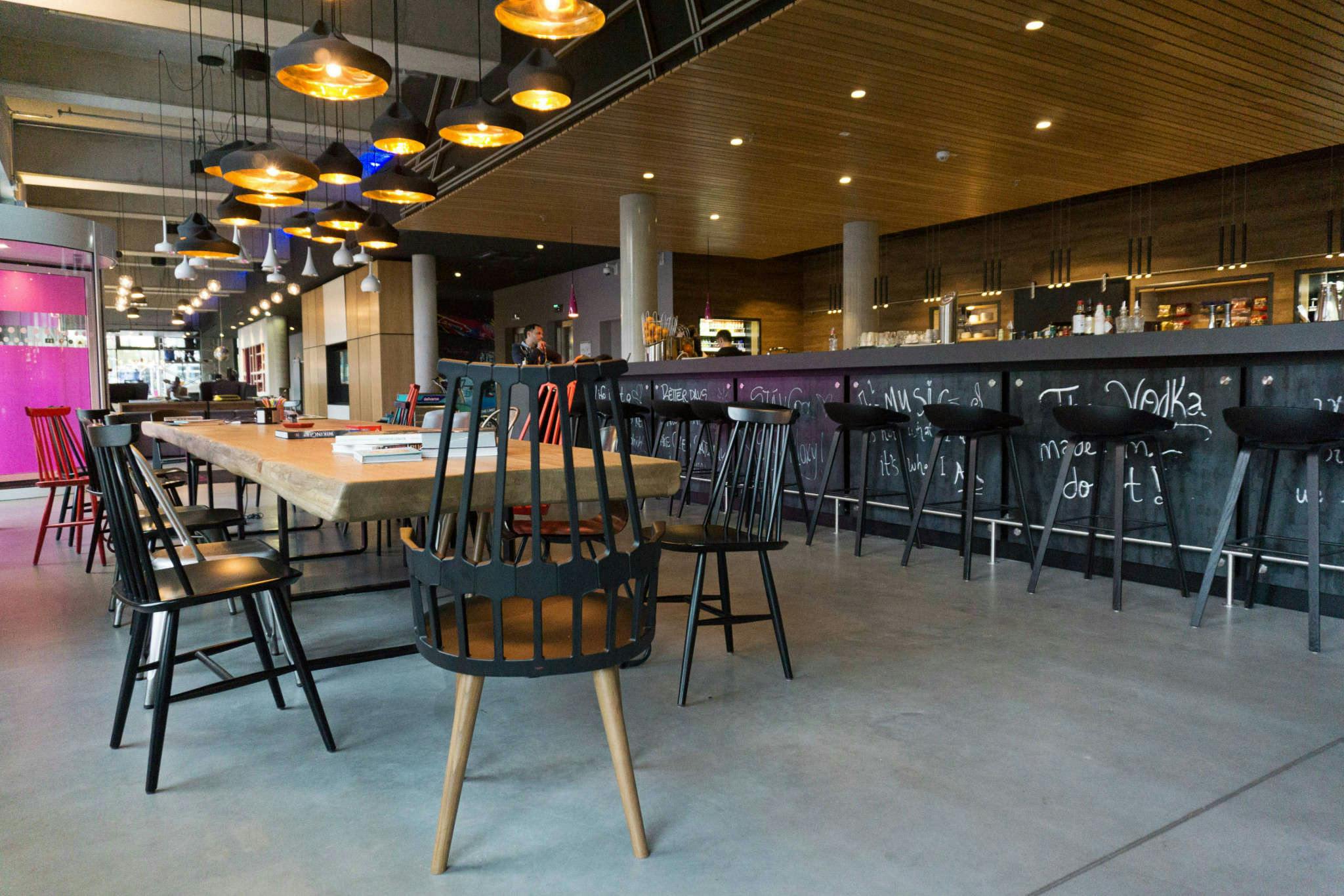 Hotel Moxy Berlin Ostbahnhof photo 5