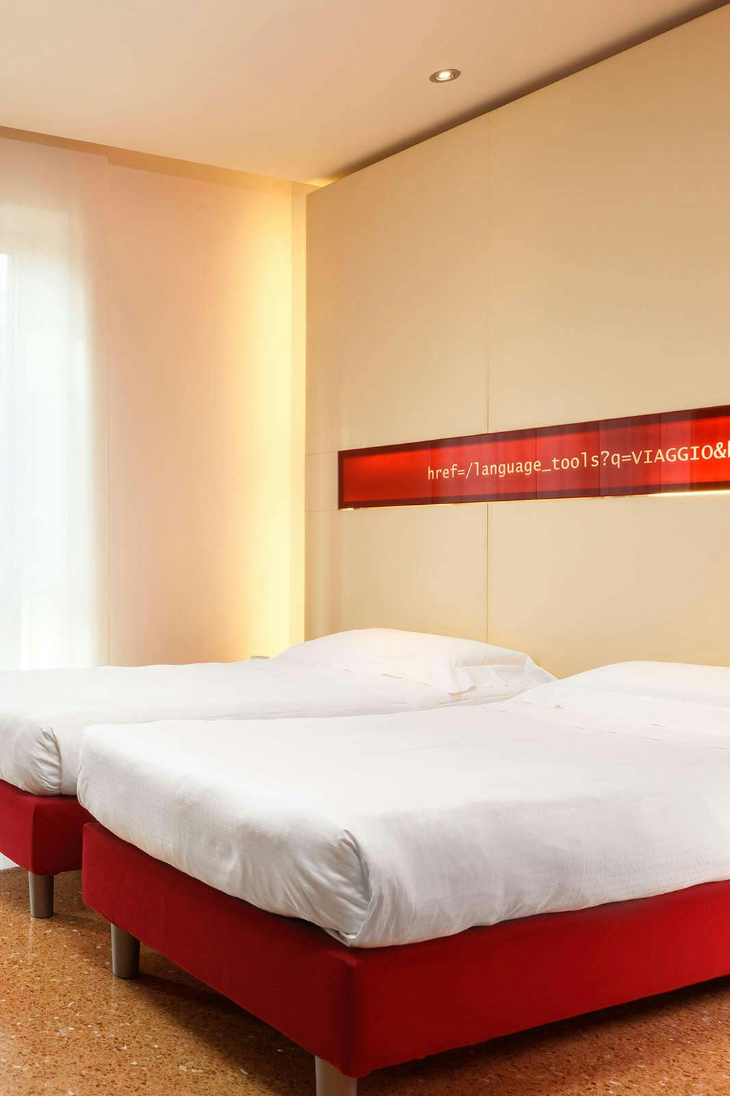 Hotel UNAHOTELS Bologna Centro photo 4