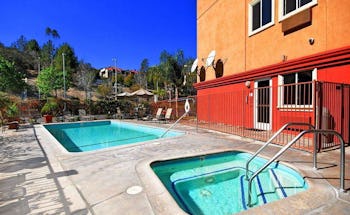 Comfort Suites Near Six Flags Magic Mountain