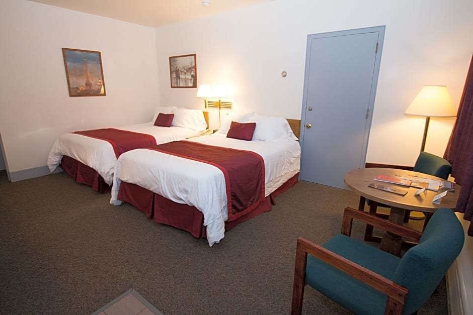 Hotel Chalet Motel Mequon photo 2