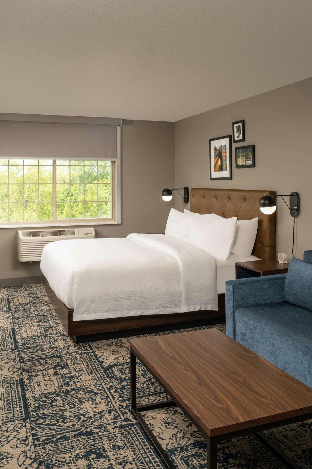 Hotel Four Points by Sheraton Chicago Schaumburg photo 1