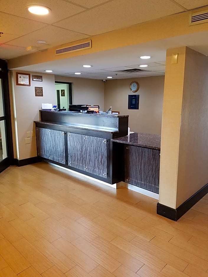 Hotel Comfort Inn North of Asheville photo 1