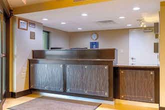 Hotel Comfort Inn North of Asheville photo 2