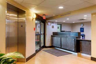 Hotel Comfort Inn North of Asheville photo 4