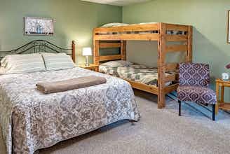 Hotel Alaska Garden Gate B&B and Cottages photo 2