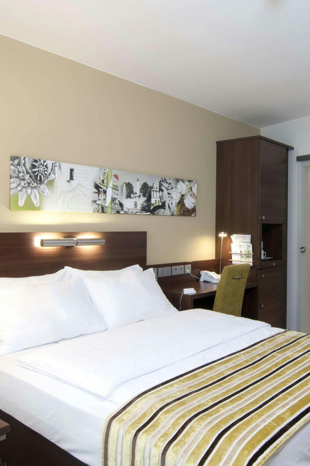 Hotel Holiday Inn Munich Unterhaching photo 1