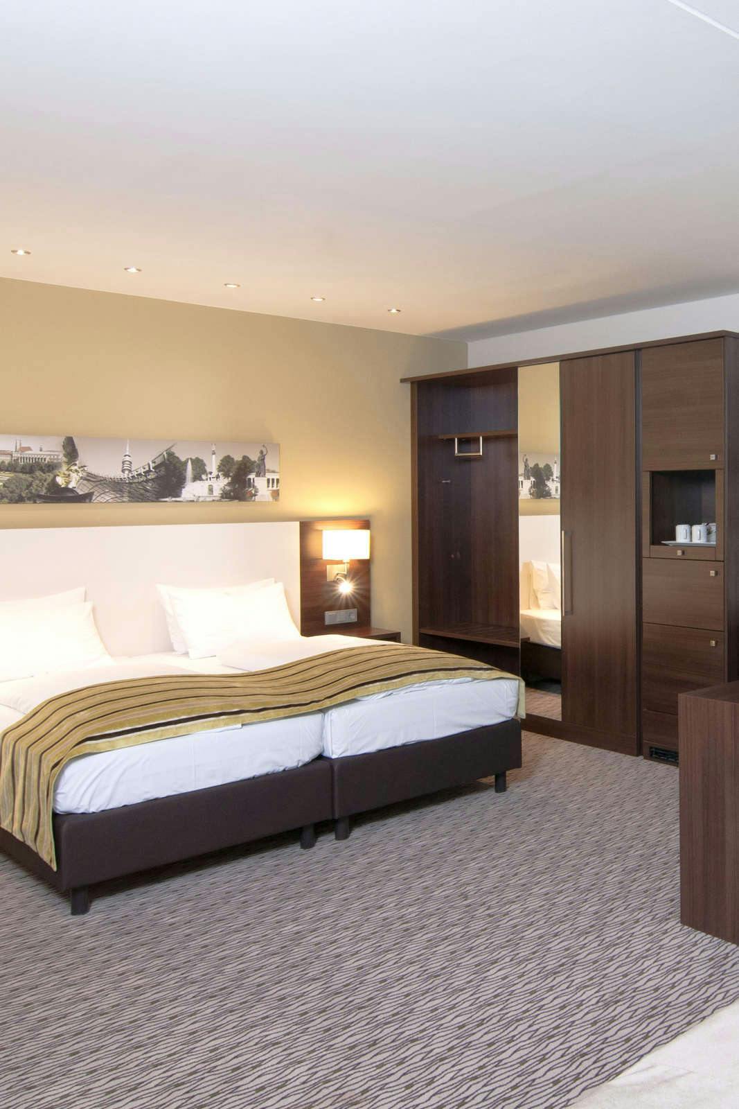 Hotel Holiday Inn Munich Unterhaching photo 3