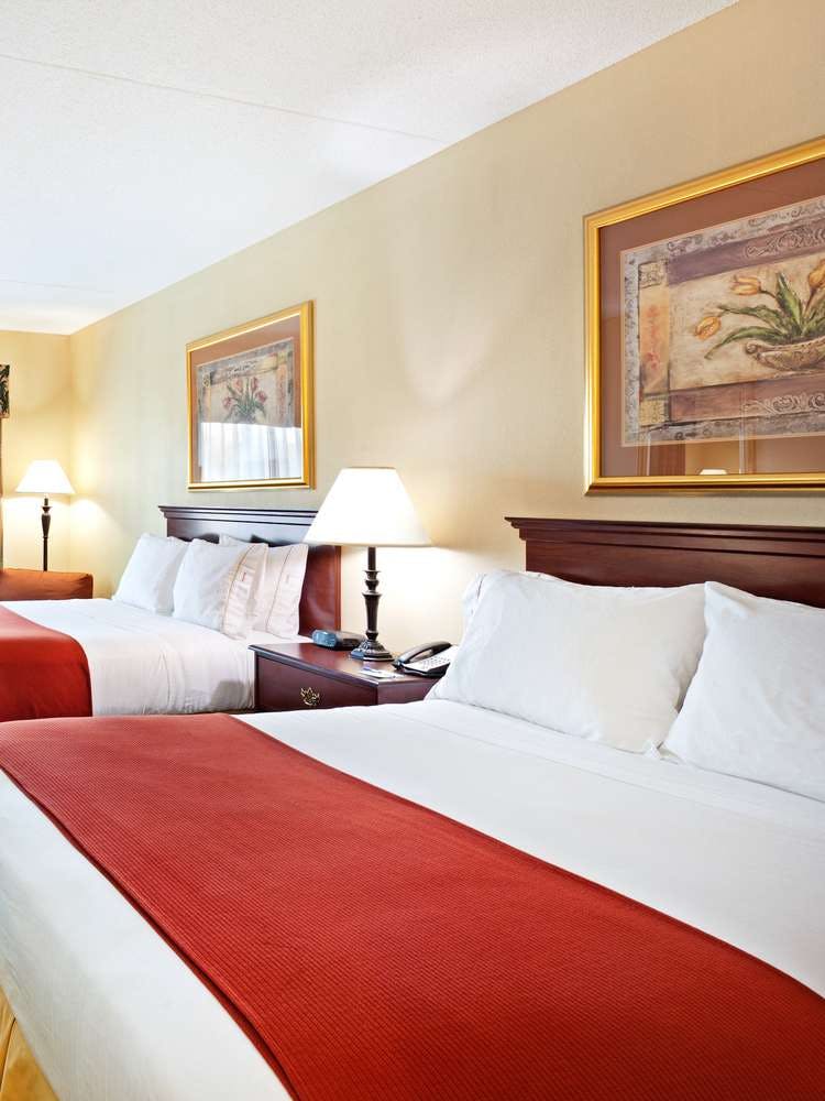 Hotel Holiday Inn Express Hotel & Suites Florence photo 2